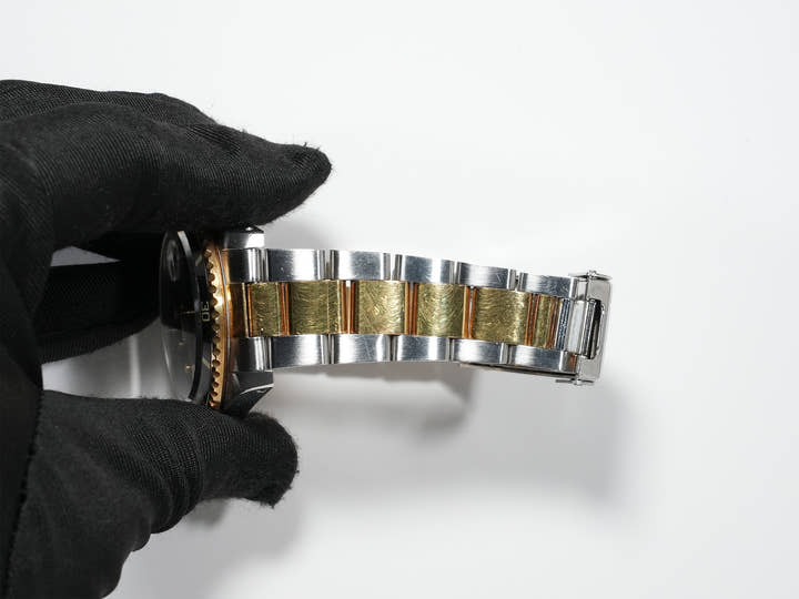 ロレックス サブマリーナー デイト Ref.16803 ステンレススチール/イエローゴールド ブラック文字盤 中古 gnk64c6t