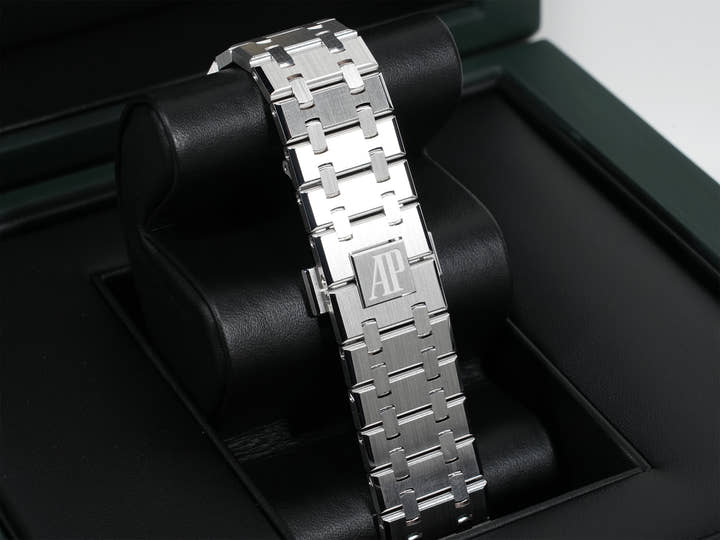 オーデマピゲ ロイヤルオーク Ref.15510BC.OO.1320BC.04 ホワイトゴールド スモークブルー文字盤 未使用 ewv6b374