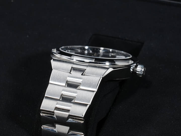 ヴァシュロンコンスタンタン オーヴァーシーズ トゥールビヨン Ref.6000V/110A-B544 ステンレススチール ブルー文字盤 中古 rum8wuen