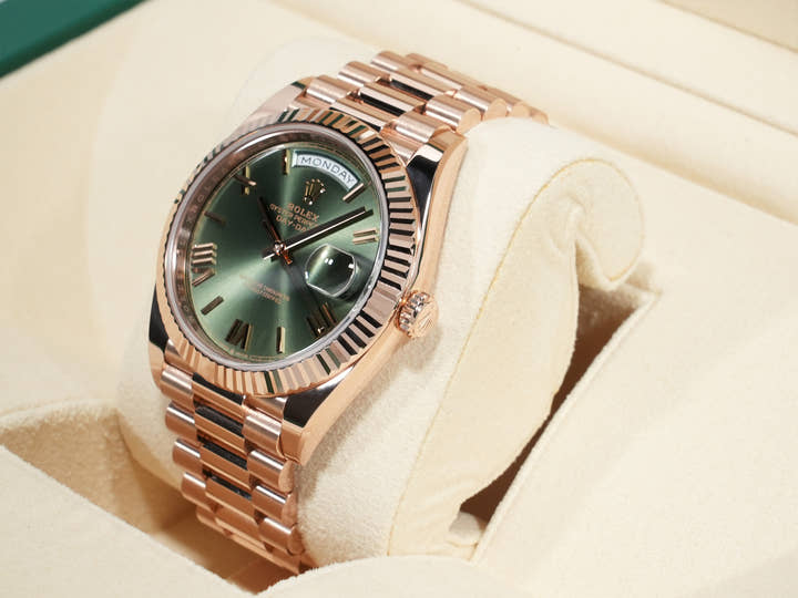 ロレックス デイデイト40 Ref.228235 エバーローズゴールド オリーブグリーン文字盤 美中古 2gmf5vkx