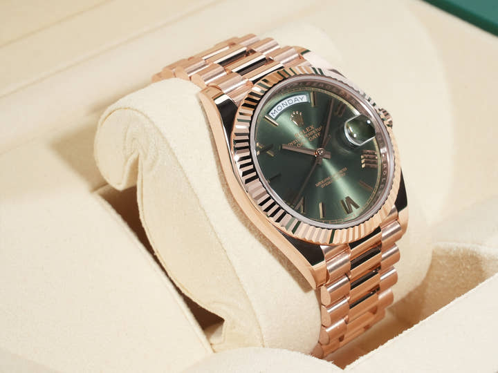 ロレックス デイデイト40 Ref.228235 エバーローズゴールド オリーブグリーン文字盤 美中古 2gmf5vkx