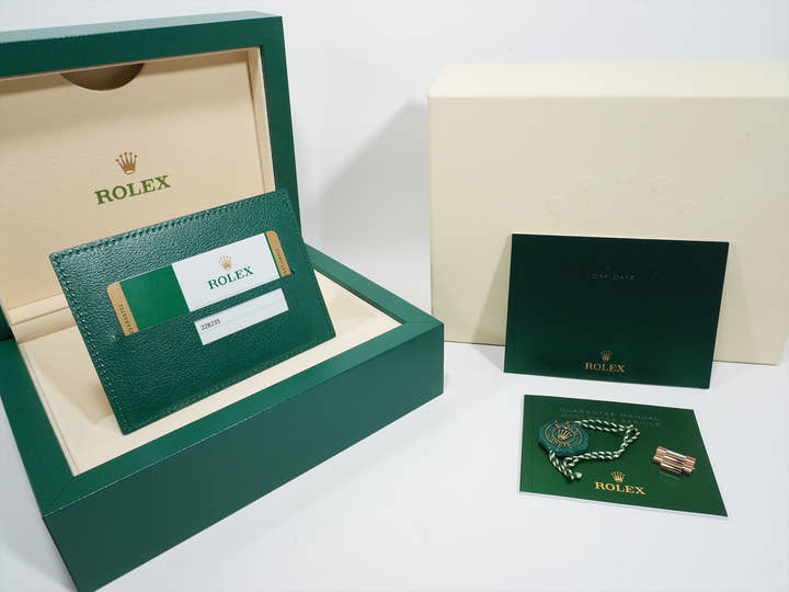 ロレックス デイデイト40 Ref.228235 エバーローズゴールド オリーブグリーン文字盤 美中古 2gmf5vkx