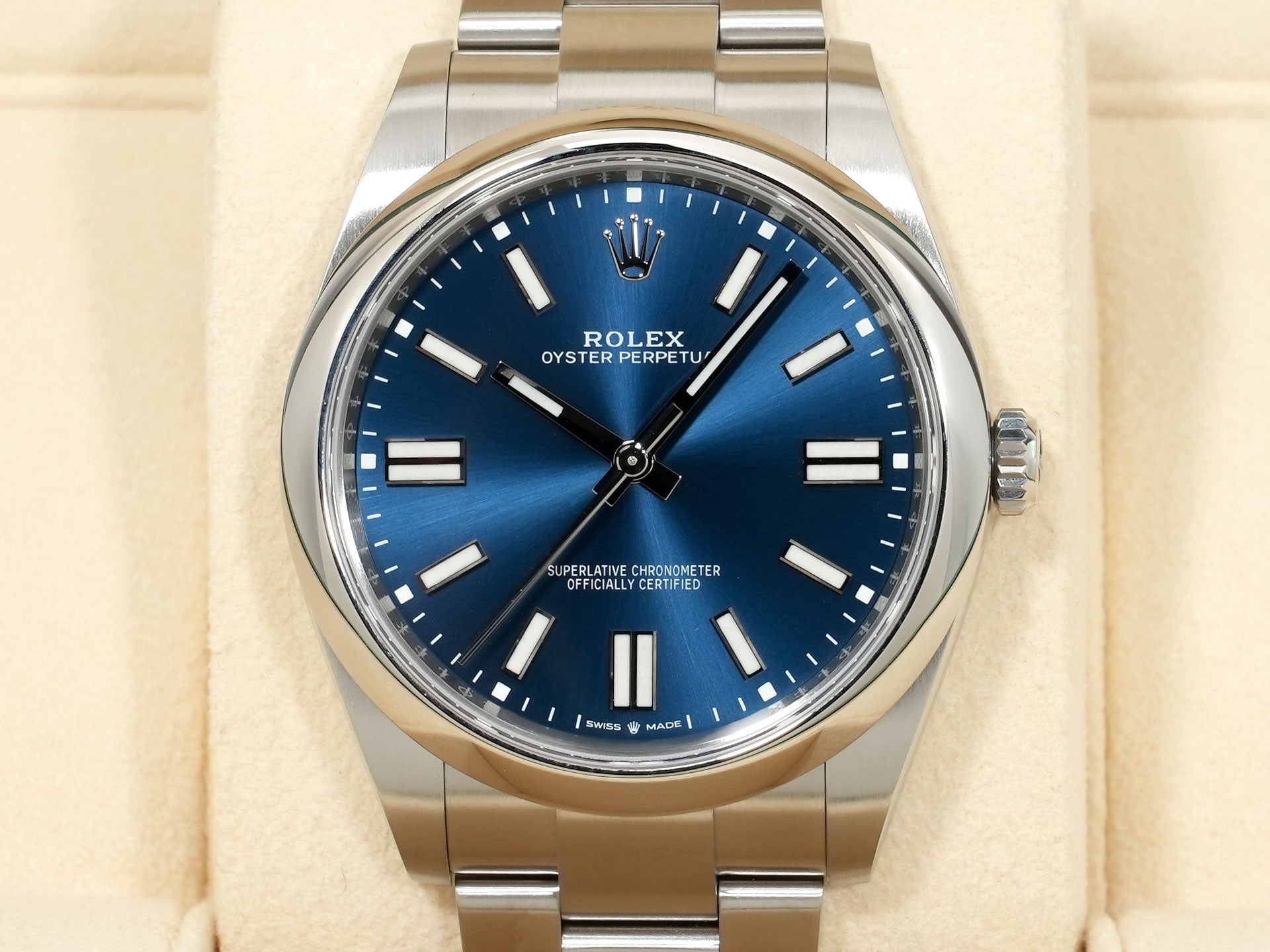 ロレックス オイスターパーペチュアル41 Ref.124300 ステンレススチール ブライトブルー文字盤 未使用 q42pk24a