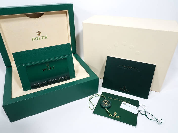 Rolex Daytona Ref. 126508 Yellow Gold with Golden and Bright Black Dial, Unused, abso9wu3