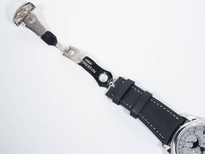 Patek Philippe Perpetual Calendar Chronograph Ref. 5970G-001 White Gold Silver Dial Pre-owned xoyge9ui