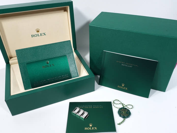 ロレックス デイトジャスト41 Ref.126300 ステンレススチール ブライトブルー文字盤 オイスターブレスレット 未使用 7px38zoy