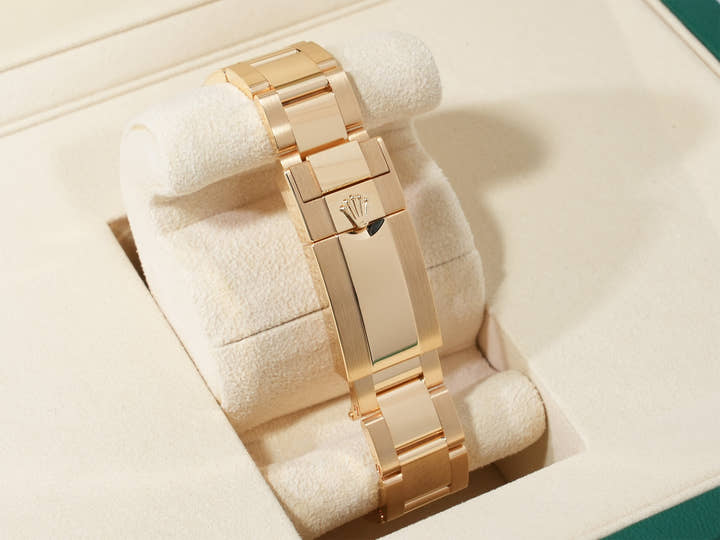 ロレックス デイトナ Ref.126508 イエローゴールド グリーン文字盤 未使用 xadzyrzb