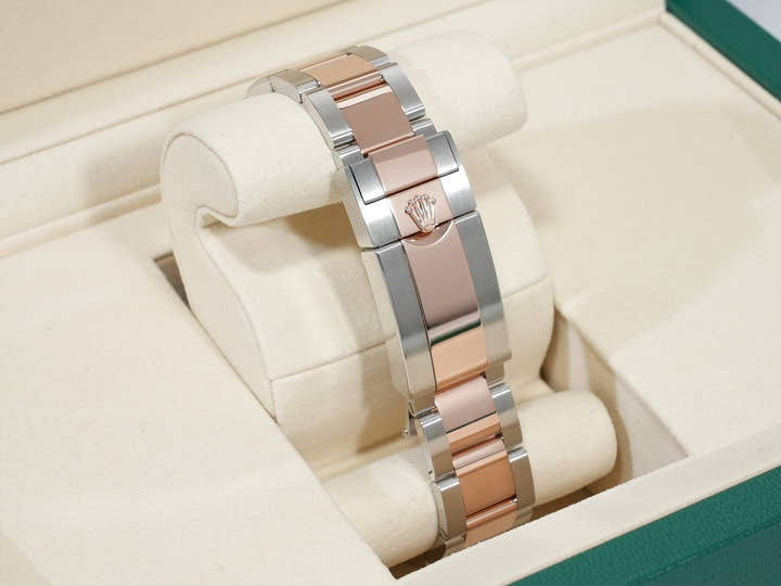 ロレックス GMTマスターII Ref.126711CHNR ステンレススチール/エバーローズゴールド ブラック文字盤 オイスターブレスレット 未使用 v5bzyppa