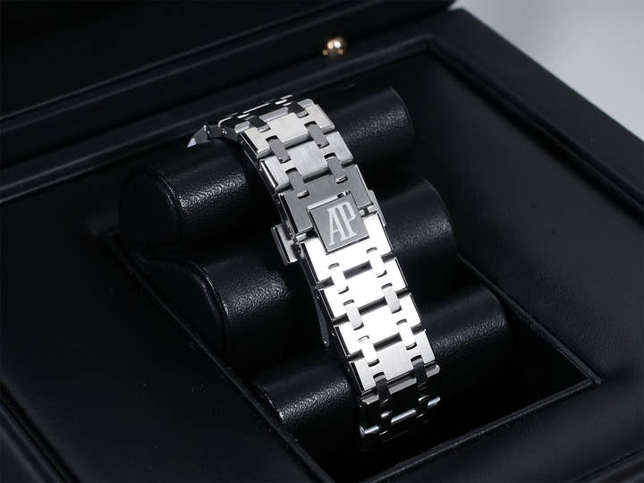 オーデマピゲ ロイヤルオーク Ref.15450ST.OO.1256ST.01 ステンレススチール シルバー文字盤 美品 59knu9fi