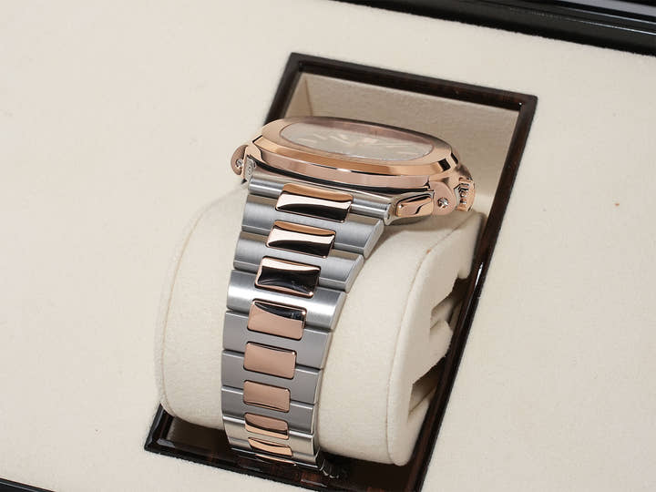 パテックフィリップ ノーチラス クロノグラフ Ref.5980/1AR-001 ステンレススチール/ローズゴールド ブルー文字盤 美品 ajpko7io