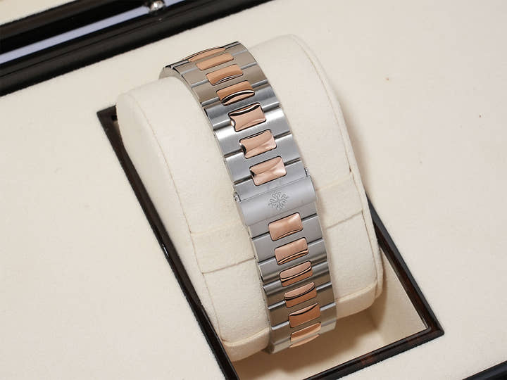 パテックフィリップ ノーチラス クロノグラフ Ref.5980/1AR-001 ステンレススチール/ローズゴールド ブルー文字盤 美品 ajpko7io