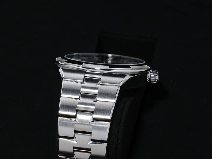 ヴァシュロンコンスタンタン オーヴァーシーズ トゥールビヨン Ref.6000V/110A-B544 ステンレススチール ブルー文字盤 中古 5wdzx3s9