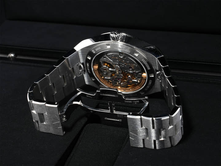 ヴァシュロンコンスタンタン オーヴァーシーズ トゥールビヨン Ref.6000V/110A-B544 ステンレススチール ブルー文字盤 中古 5wdzx3s9