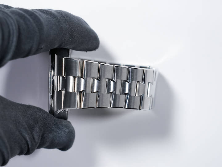 ヴァシュロンコンスタンタン オーヴァーシーズ トゥールビヨン Ref.6000V/110A-B544 ステンレススチール ブルー文字盤 中古 5wdzx3s9