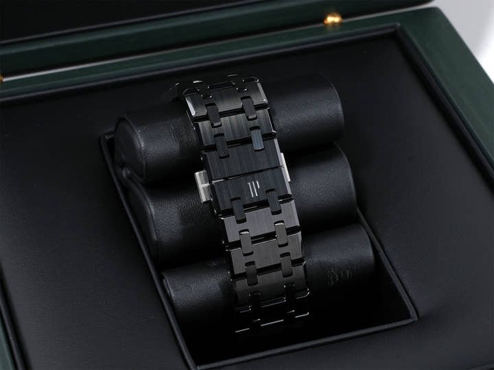 オーデマピゲ ロイヤルオーク クロノグラフ Ref.26240CE.OO.1225CE.02 ブラックセラミック ブラック文字盤 未使用 gz8936n3