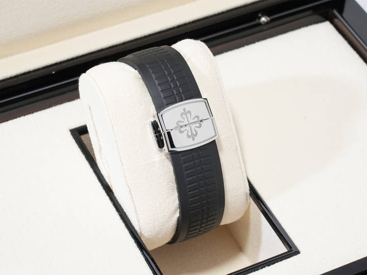 Patek Philippe Aquanaut Ref. 5167A-001 Stainless Steel Black Dial Excellent Condition 5ffv98c6