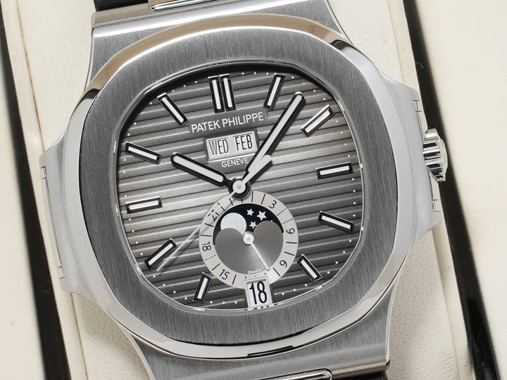 パテックフィリップ ノーチラス アニュアルカレンダー ムーンフェイズ Ref.5726A-001 ステンレススチール ブラック文字盤 美品 75ga46qo