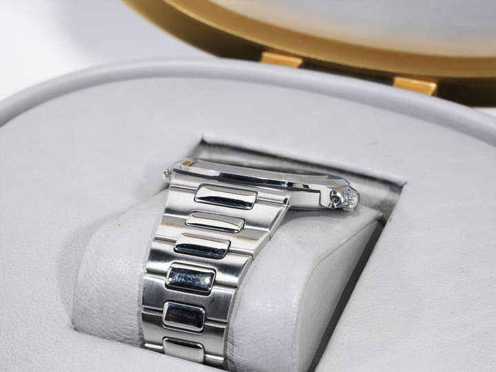 パテックフィリップ ノーチラス Ref.3700/1 ステンレススチール ブルー文字盤 中古 bwrdxqjb