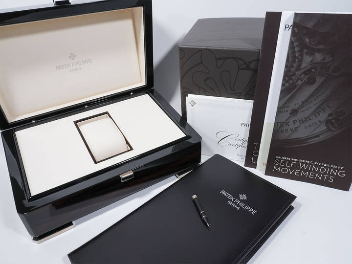Patek Philippe Calatrava Ref. 6006G-001 White Gold Black Dial Unused 7dd9iwbm