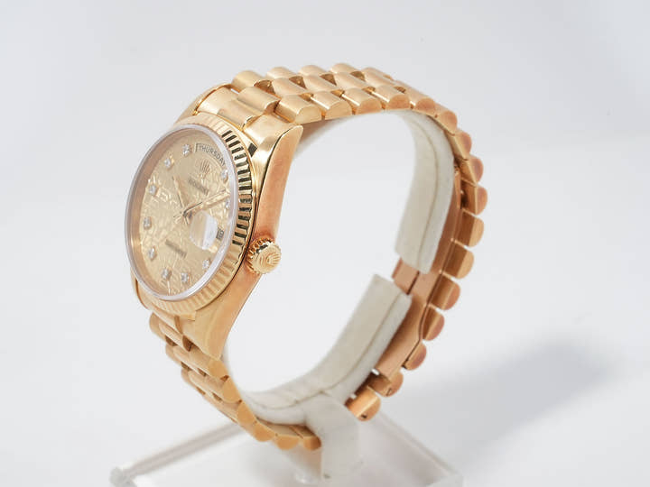 Pre-owned Rolex Day-Date 36 Ref. 18238G Yellow Gold Champagne with 10 Diamond Dials nmuiai3p