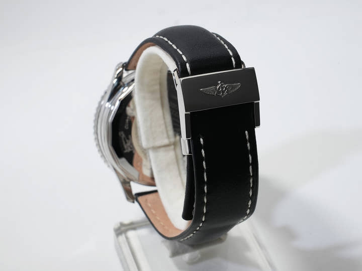 Breitling Navitimer Cosmonaut Flyback Porco Rosso Ref. A22322 Stainless Steel Black Dial Pre-owned s764x6ey