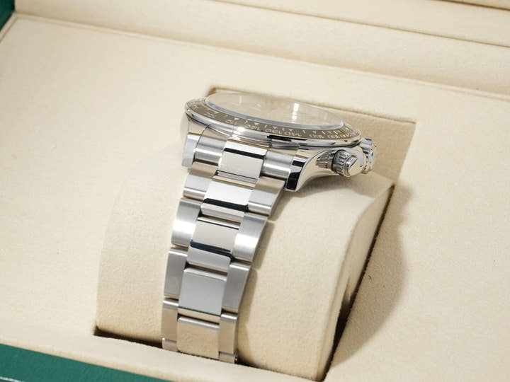 Rolex Daytona Ref. 126500LN Stainless Steel Black Dial Excellent Condition Pre-Owned 7nibmo4k