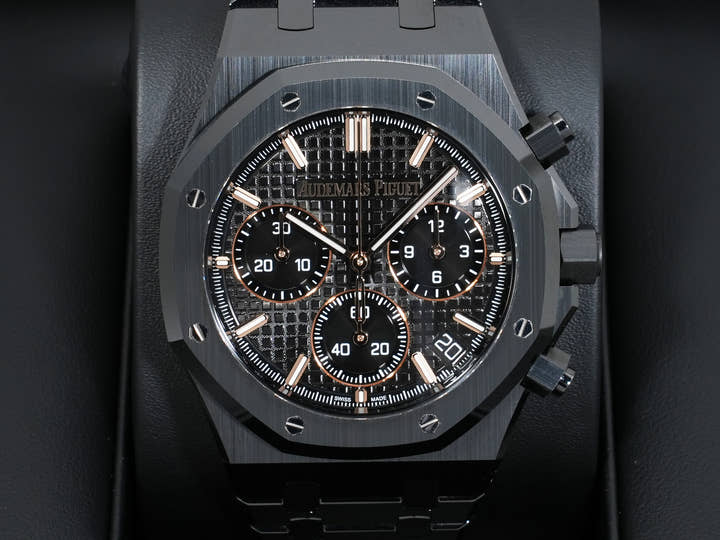 Audemars Piguet Royal Oak Chronograph Ref. 26240CE.OO.1225CE.02 Black Ceramic Black Dial Excellent Condition 4vf3kh3s