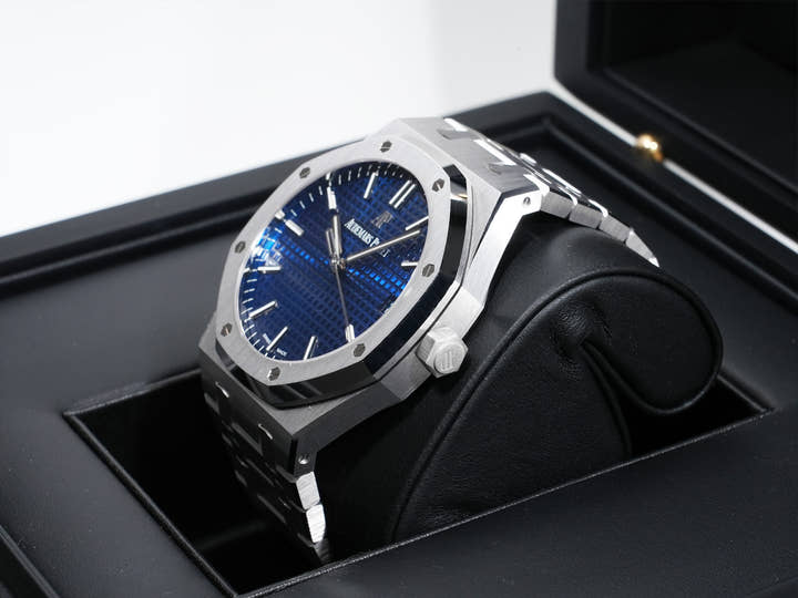 オーデマピゲ ロイヤルオーク Ref.15503BC.OO.1220BC.01 ホワイトゴールド ブルー文字盤 極美品 dt9u75er