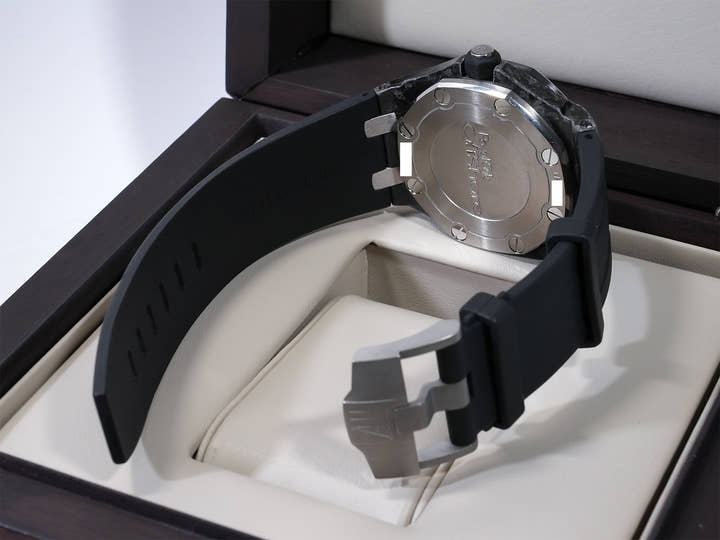 Audemars Piguet Royal Oak Offshore Diver Ref. 15706AU.OO.A002CA.01 Carbon Black Dial Pre-owned hbysx25g