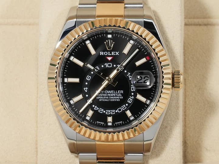 ロレックス スカイドゥエラー Ref.326933 ステンレススチール/イエローゴールド ブラック文字盤 オイスターブレスレット 美中古 jku8t4bd