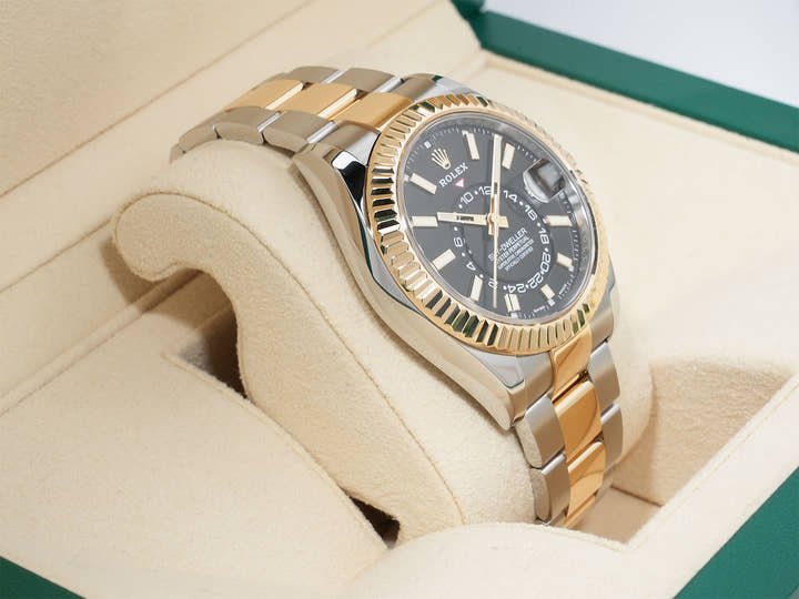 ロレックス スカイドゥエラー Ref.326933 ステンレススチール/イエローゴールド ブラック文字盤 オイスターブレスレット 美中古 jku8t4bd