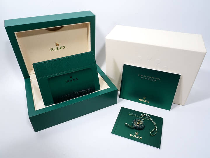 ロレックス スカイドゥエラー Ref.326933 ステンレススチール/イエローゴールド ブラック文字盤 オイスターブレスレット 美中古 jku8t4bd