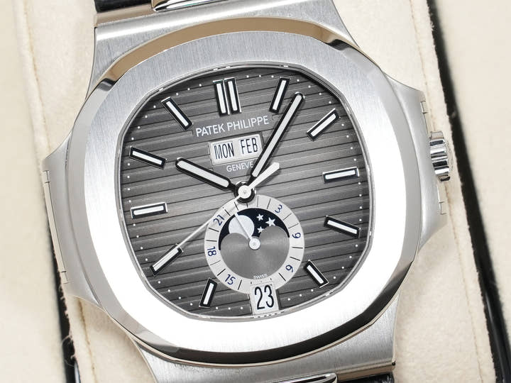 Patek Philippe Nautilus Annual Calendar Moon Phase Ref. 5726A-001 Stainless Steel Black Dial Excellent Condition 5bsz9u6f