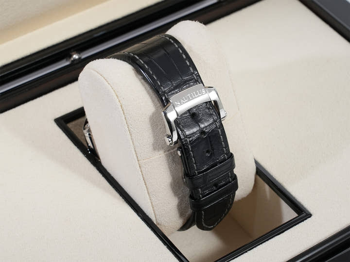 Patek Philippe Nautilus Annual Calendar Moon Phase Ref. 5726A-001 Stainless Steel Black Dial Excellent Condition 5bsz9u6f