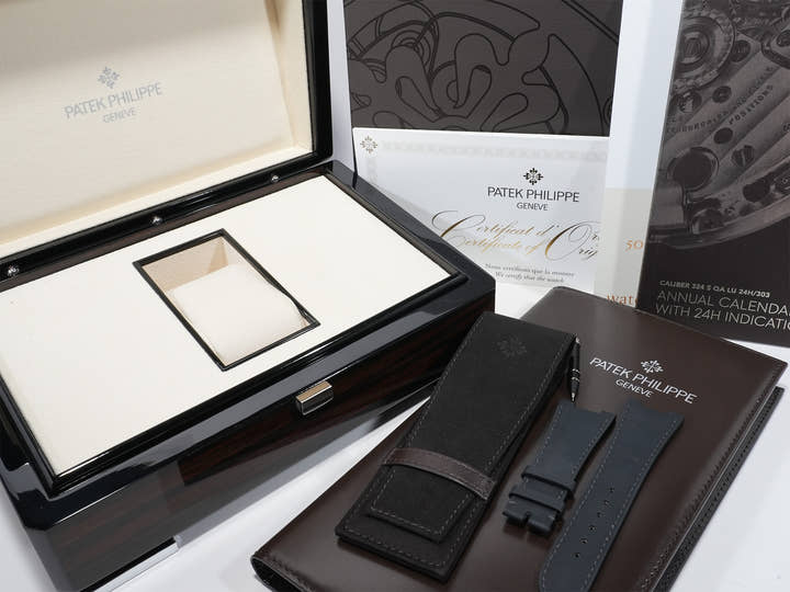 Patek Philippe Nautilus Annual Calendar Moon Phase Ref. 5726A-001 Stainless Steel Black Dial Excellent Condition 5bsz9u6f