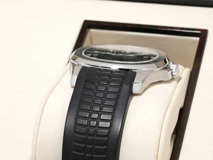 Patek Philippe Aquanaut Large Ref. 5165A-001 Stainless Steel Black Dial Pre-owned 2ifvhheq