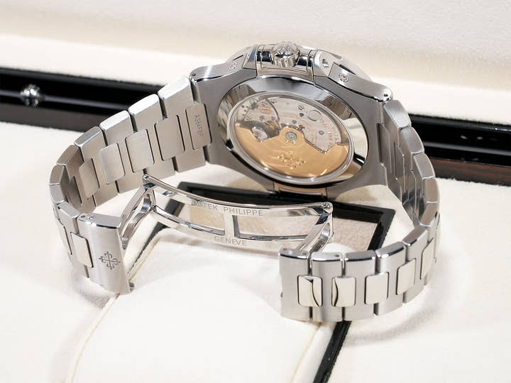 パテックフィリップ ノーチラス アニュアルカレンダー ムーンフェイズ Ref.5726/1A-014 ステンレススチール ブルー、ブラックグラデーション文字盤 美中古 ab3e7jbj