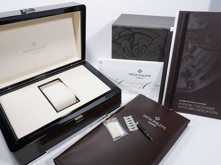 パテックフィリップ ノーチラス アニュアルカレンダー ムーンフェイズ Ref.5726/1A-014 ステンレススチール ブルー、ブラックグラデーション文字盤 美中古 ab3e7jbj