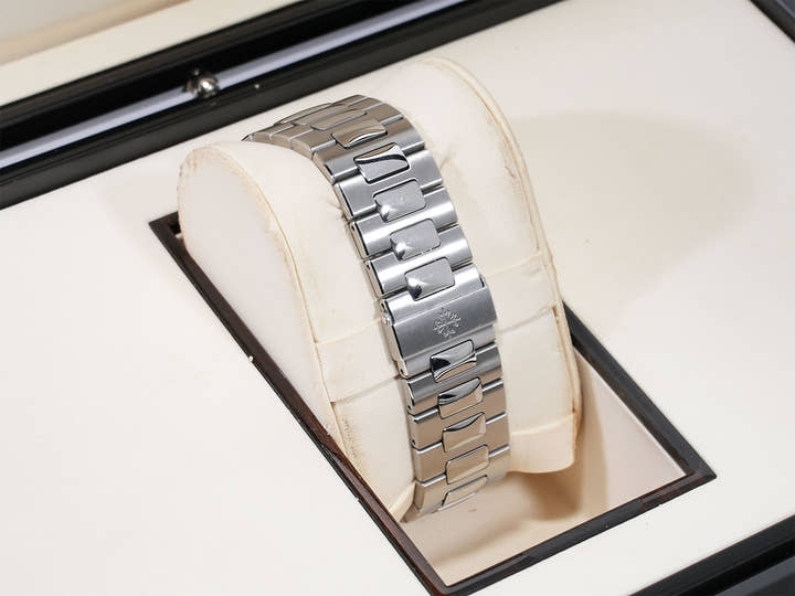 パテックフィリップ ノーチラス プチコンプリケーション Ref.5712/1A-001 ステンレススチール ブルー文字盤 中古 ikma9ten