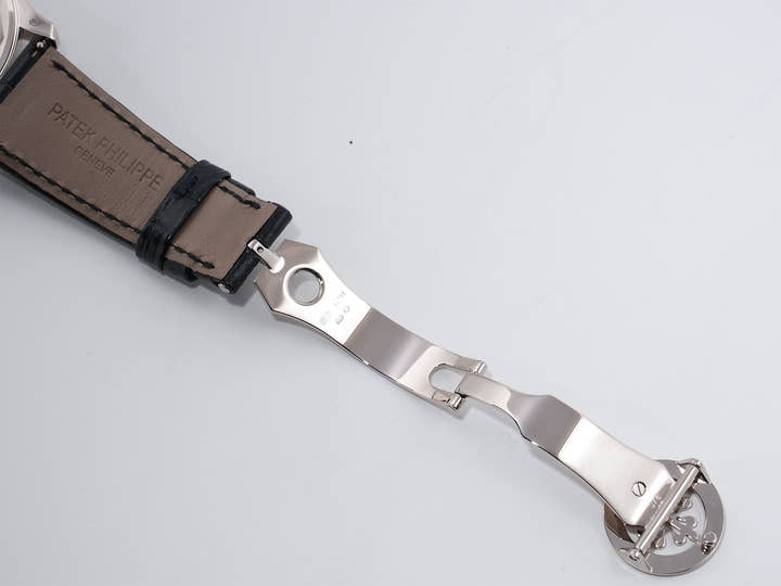 Patek Philippe Calatrava Tiffany Ref. 6006G-001 White Gold Black Dial Excellent Condition zfrktd4o