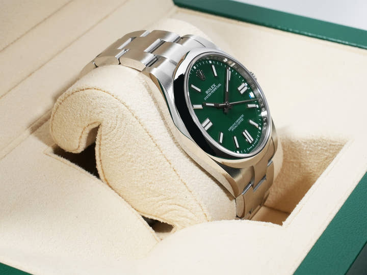 ロレックス オイスターパーペチュアル41 Ref.124300 ステンレススチール グリーン文字盤 美中古 f85iv3wh