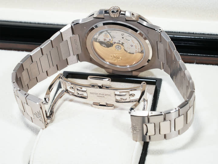 パテックフィリップ ノーチラス Ref.5811/1G-001 ホワイトゴールド ブルー・ソレイユ文字盤 美品 caqjnans