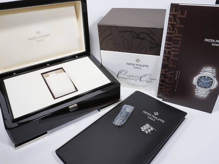 Patek Philippe Nautilus Petite Complication Ref. 5712/1A-001 Stainless Steel Blue Dial Pre-owned s7r5qwdo