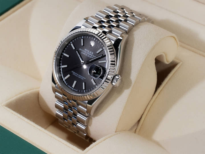 ロレックス デイトジャスト36 Ref.126234 ステンレススチール/ホワイトゴールド ブラック文字盤 ジュビリーブレスレット 中古 u4n8jhkk