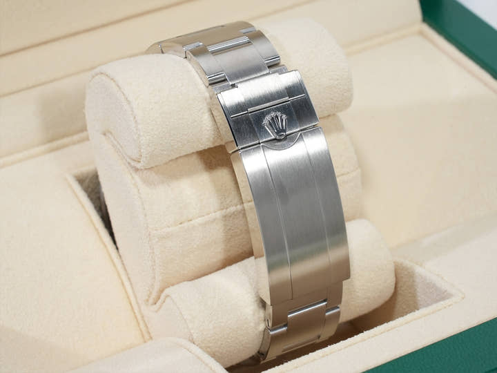 ロレックス シードゥエラー Ref.126600 ステンレススチール ブラック文字盤 未使用 4ycr5k5r