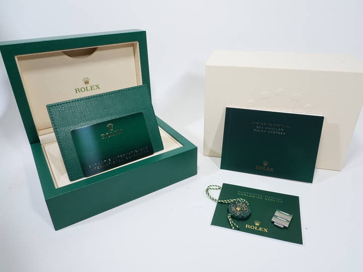 ロレックス シードゥエラー Ref.126600 ステンレススチール ブラック文字盤 未使用 4ycr5k5r