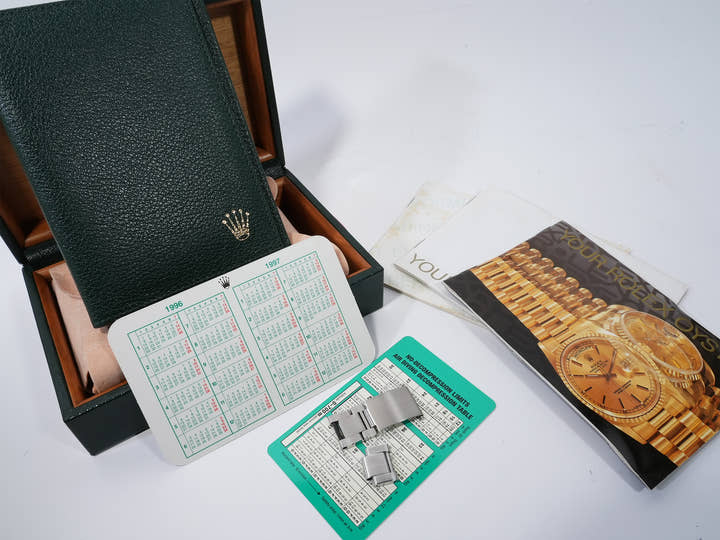 ロレックス シードゥエラー Ref.16600 ステンレススチール ブラック文字盤 中古 xjxr7ror