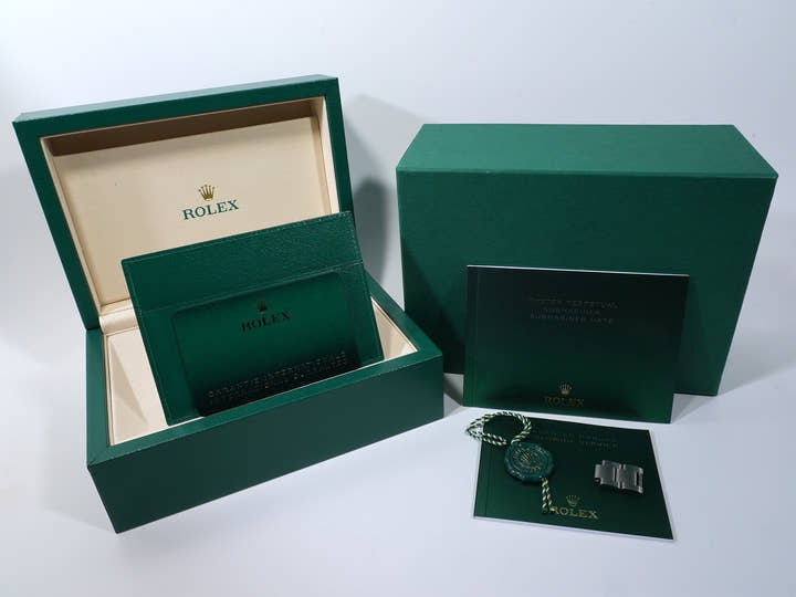 Rolex Submariner Date Ref. 126610LN Stainless Steel Black Dial Excellent Condition vnok9aoo