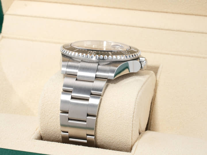 Rolex Sea-Dweller Ref. 126600 Stainless Steel Black Dial Excellent Condition Pre-Owned qwyej3qv