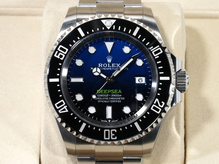Rolex Sea-Dweller Deepsea Ref. 136660 Stainless Steel D-Blue Dial Unused x4ffkeug